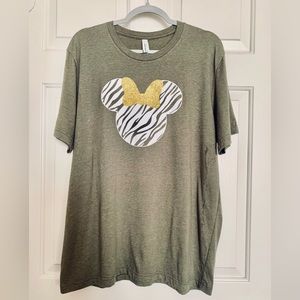 XL Minnie Mouse T shirt with gold glitter bow